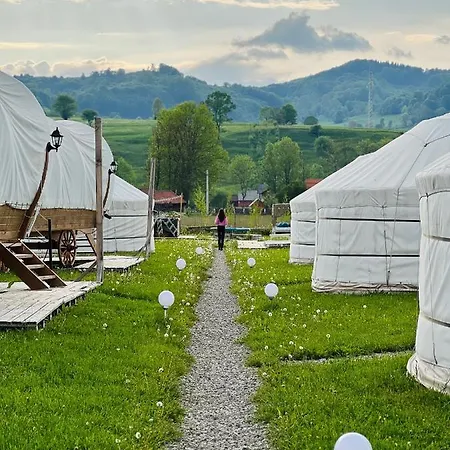 Luxury tent Glamping Iurte Mongole Spiritul Zimbrului Vama Buzaului