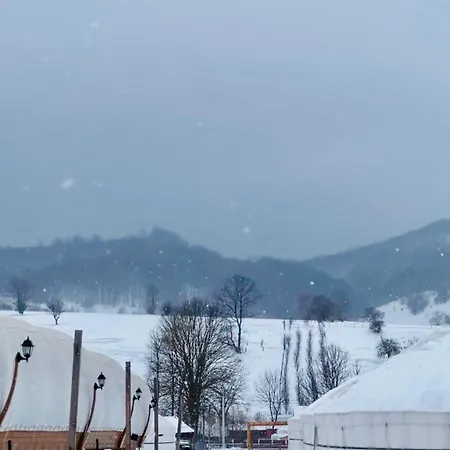 Luxury tent Glamping Iurte Mongole Spiritul Zimbrului