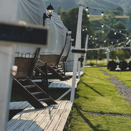Luxury tent Glamping Iurte Mongole Spiritul Zimbrului Vama Buzaului