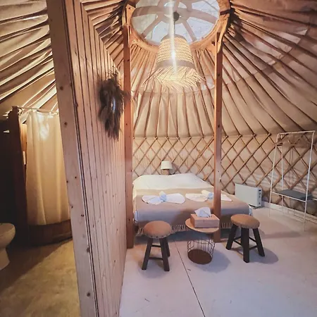 Glamping Iurte Mongole Spiritul Zimbrului Luxury tent
