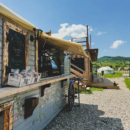 Glamping Iurte Mongole Spiritul Zimbrului Luxe tent Vama Buzăului