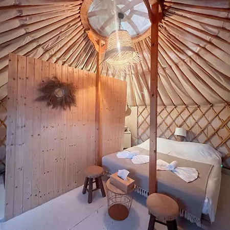 Glamping Iurte Mongole Spiritul Zimbrului Luxury tent