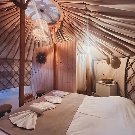 Glamping Iurte Mongole Spiritul Zimbrului Luxe tent 3*