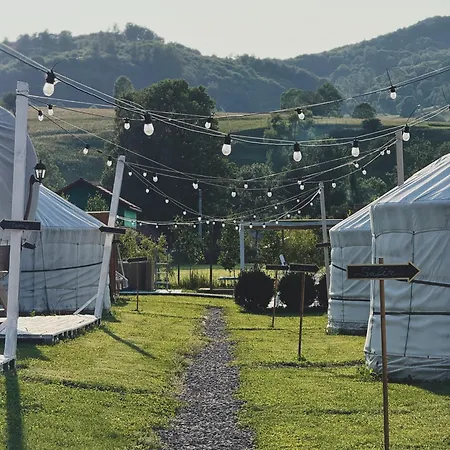 Glamping Iurte Mongole Spiritul Zimbrului Luxe tent Vama Buzăului
