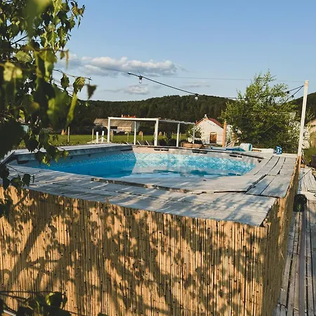 Luxe tent Glamping Iurte Mongole Spiritul Zimbrului Vama Buzăului